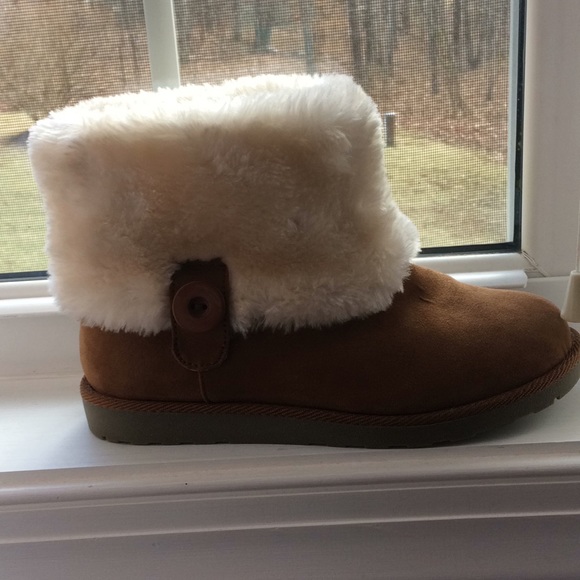 fuzzy short boots